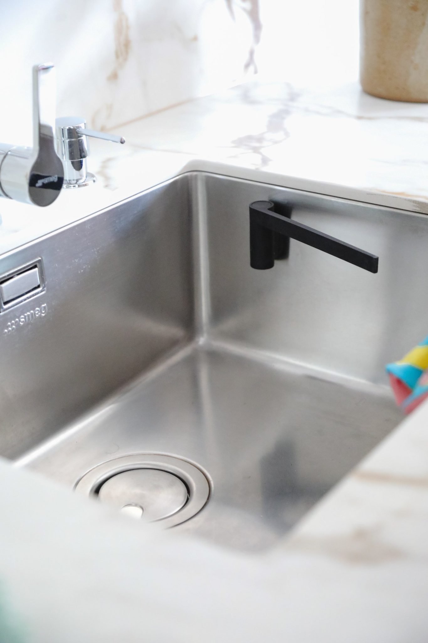 Happy Sinks Washcloth Holder