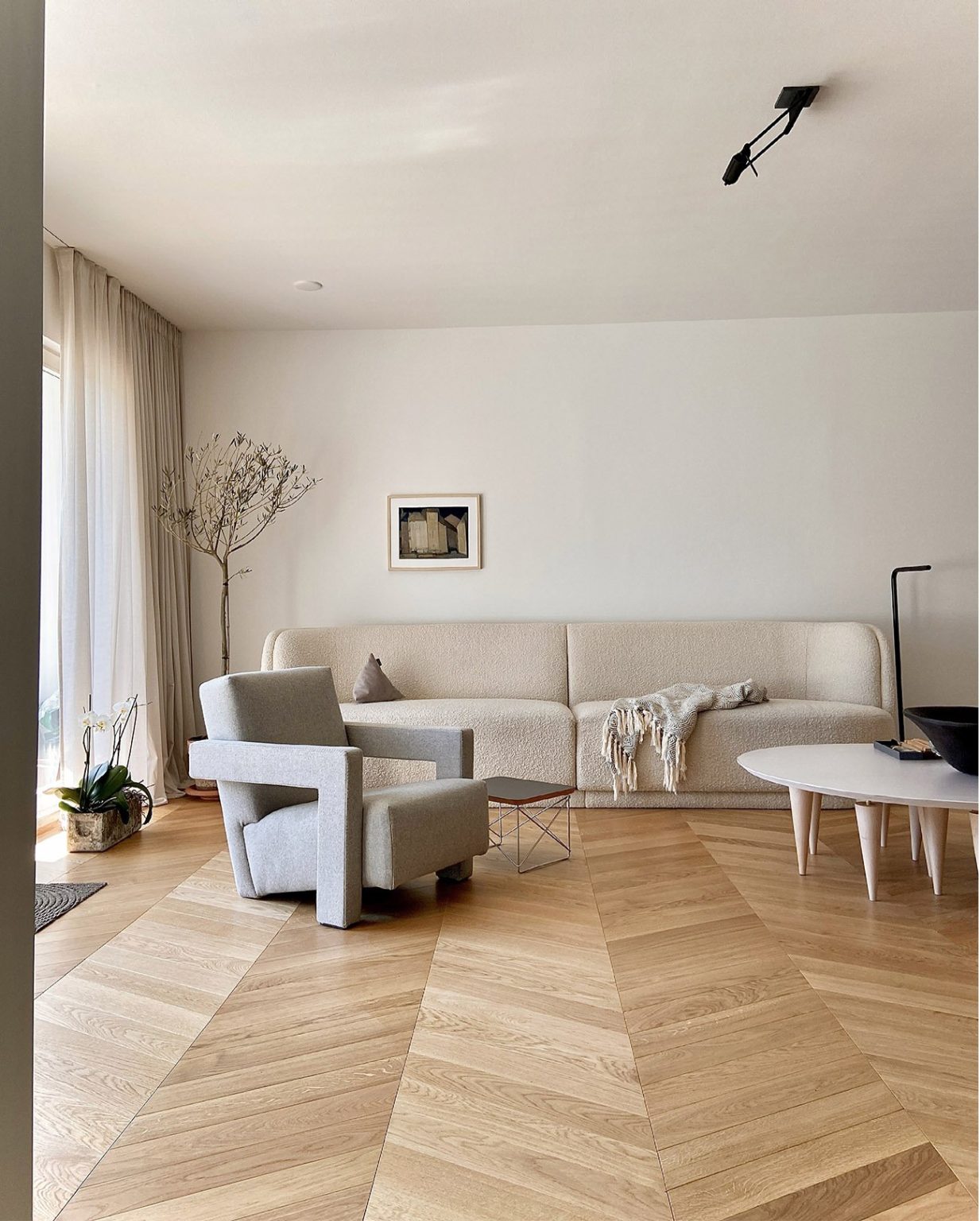 Photo inspiration: Zwei Collaborative Living Small Style Reference: 70S Bungalow