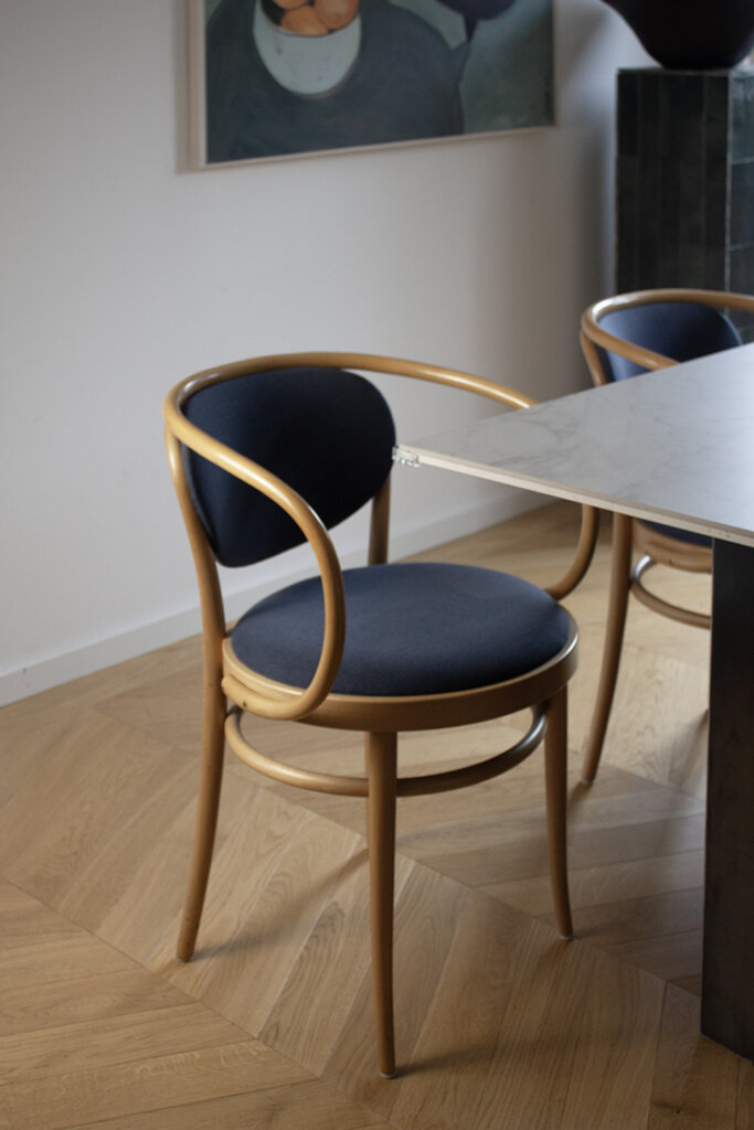 Vintag 1992 Thonet 209 chairs with blue upholstery_0005_IMG_2245.CR2