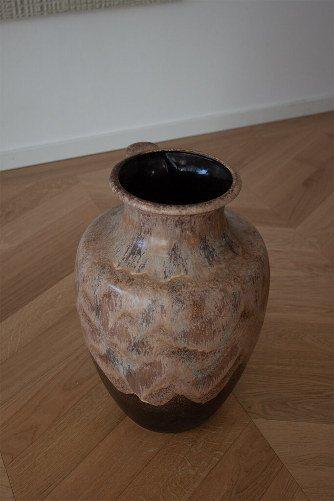 german ceramic floor vase_0005_IMG_2482.CR2