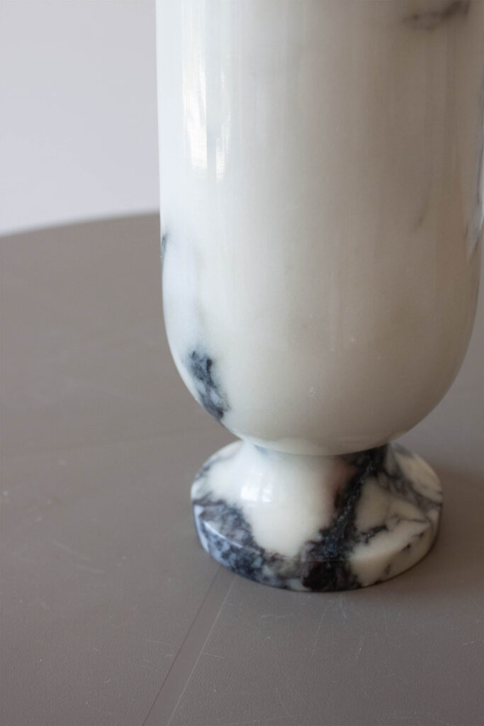 calacatta marble vase_0004_IMG_4916.CR2
