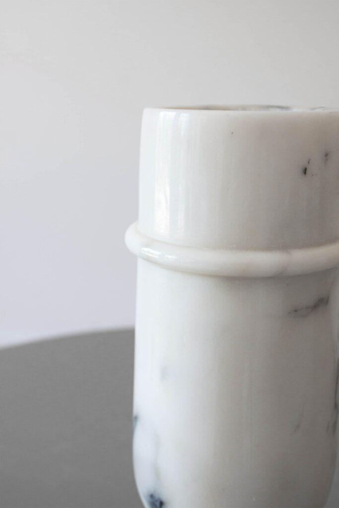 calacatta marble vase_0005_IMG_4917.CR2