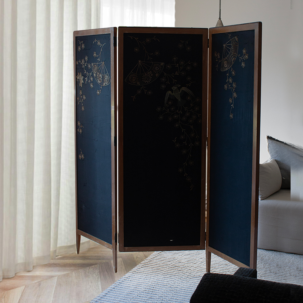 Japanese black and gold silk screen