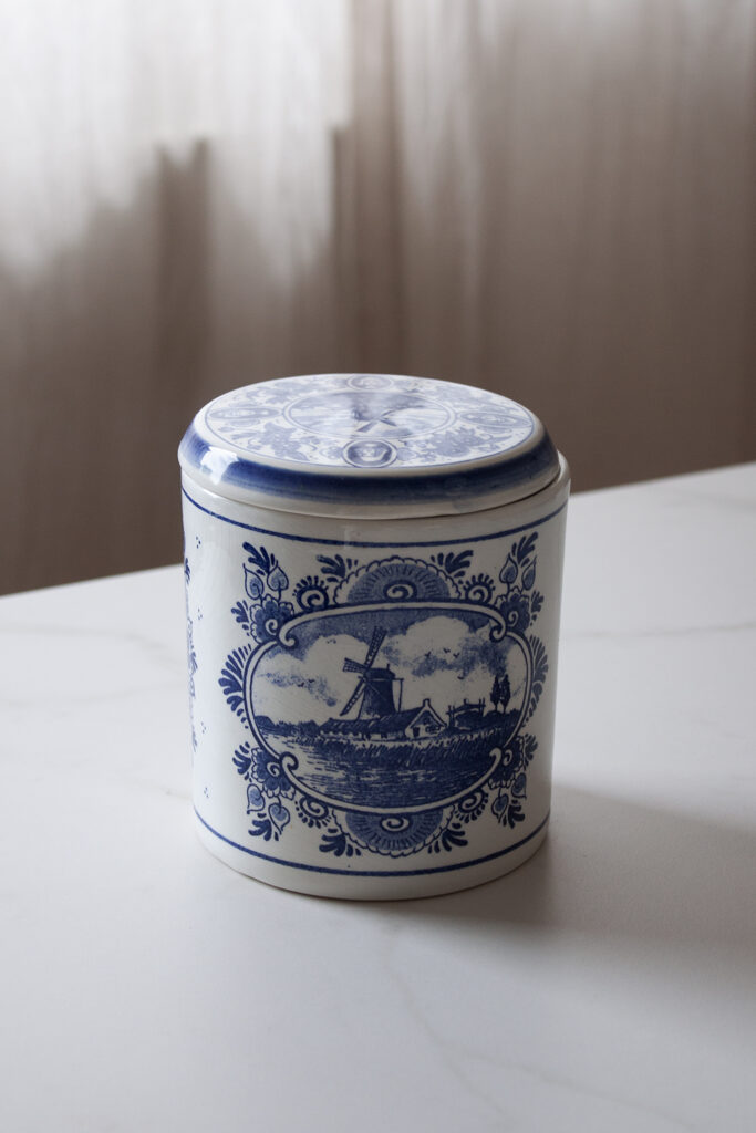 blue and white vase 4 finds under fifty_0003_IMG_5223.CR2