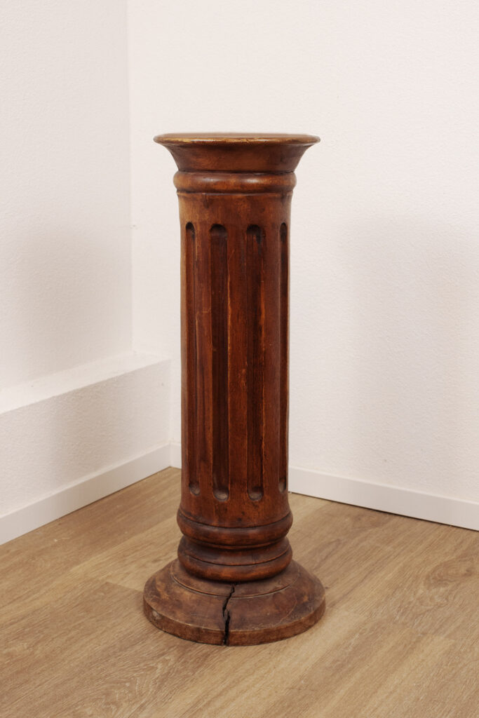 French wooden round display Pillar pedestal_0000_IMG_5467.CR2