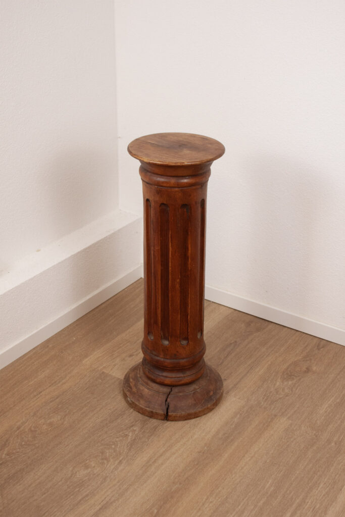 French wooden round display Pillar pedestal_0002_IMG_5469.CR2
