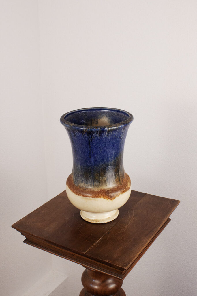 large french vase beige brown blue_0000_IMG_5542.CR2